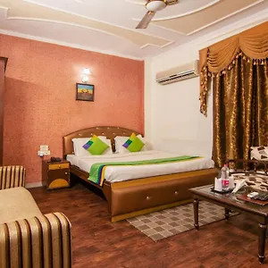 *** Hotel Treebo Paras International India